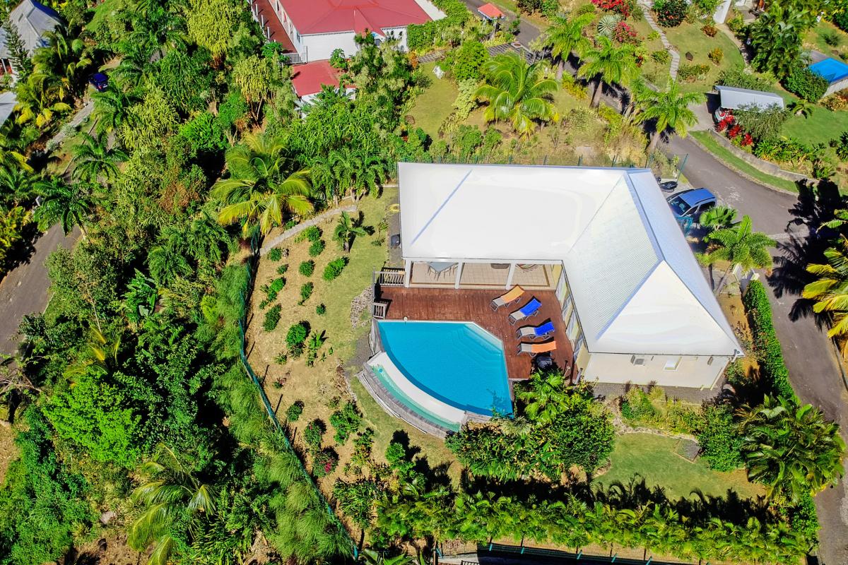 24. Location villa vue mer piscine Deshaies Guadeloupe_Vue du ciel
